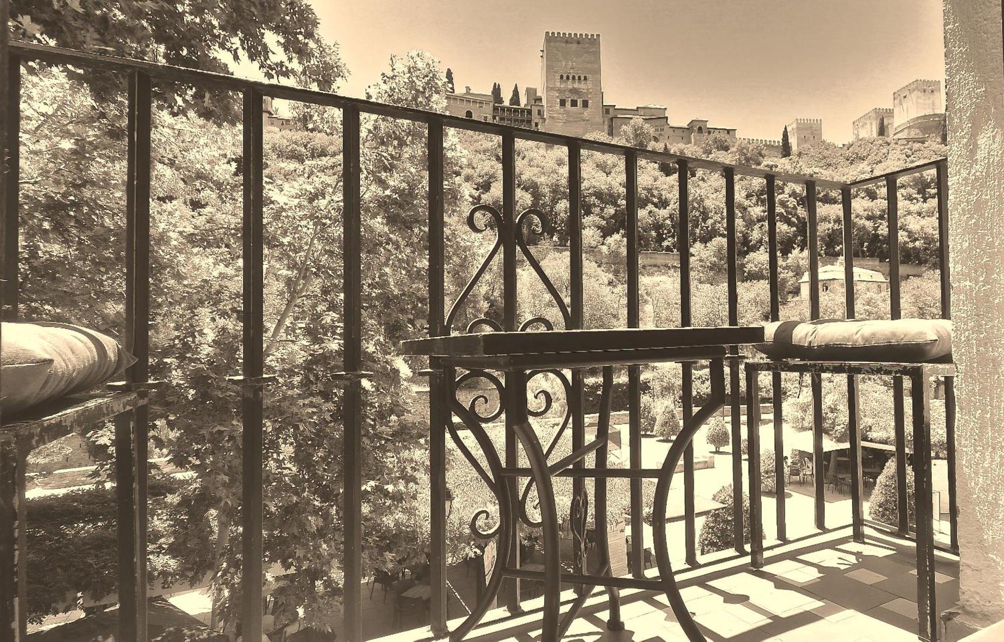 The Nasrid Palace From Your Bed ! Grenade Extérieur photo